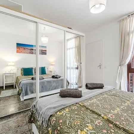 Palia Seaside Escape Apartmán *
